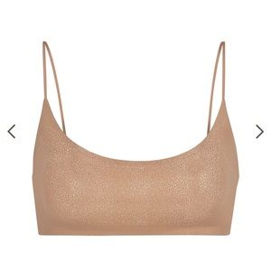 SKIMS NAKED SHINE SCOOP BRALETTE Size Medium | SIENNA